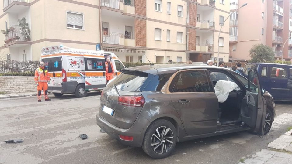 BRINDISI, BRUTTO INCIDENTE A SANTA CHIARA. SUL POSTO IL 118 FOTO