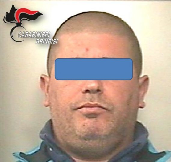 FRANCAVILLA FONTANA. PORTO ABUSIVO DI ARMI E RICETTAZIONE, ARRESTATO
